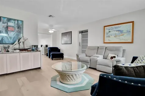 4905 NW 47th Avenue Tamarac FL 33319