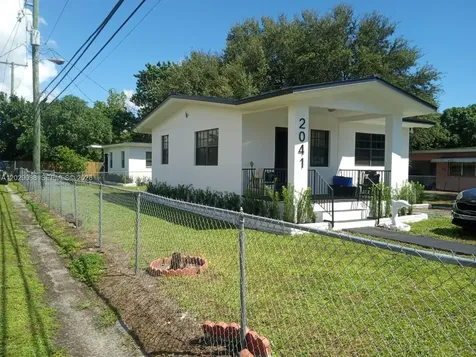 2041 NW 100th Street Miami FL 33147