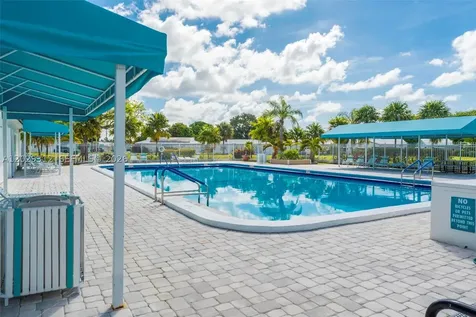 7211 NW 76th Street Tamarac FL 33321