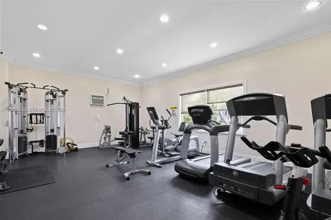903 NE 27th Avenue Hallandale Beach FL 33009