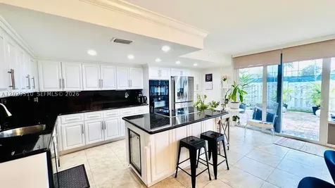 903 NE 27th Avenue Hallandale Beach FL 33009