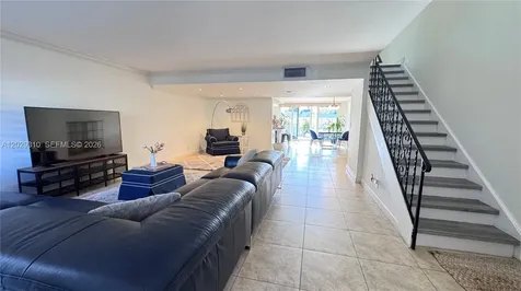 903 NE 27th Avenue Hallandale Beach FL 33009