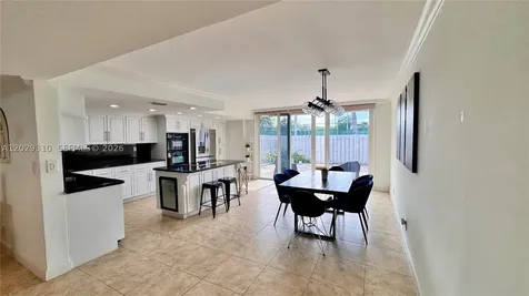 903 NE 27th Avenue Hallandale Beach FL 33009