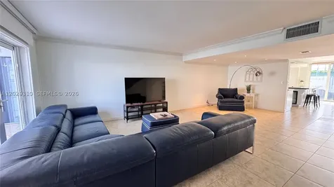 903 NE 27th Avenue Hallandale Beach FL 33009