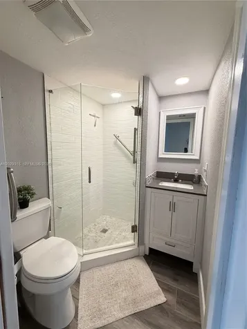 9235 Lagoon Place Davie FL 33324
