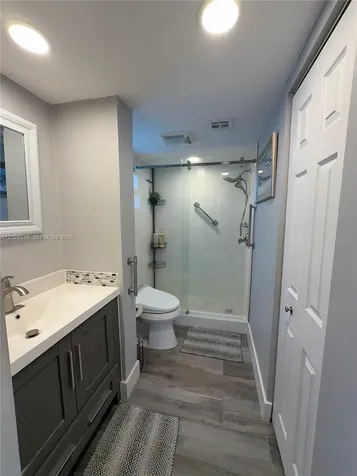 9235 Lagoon Place Davie FL 33324