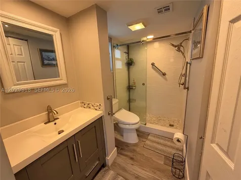 9235 Lagoon Place Davie FL 33324