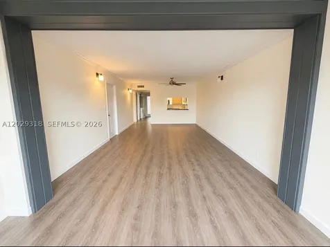 9235 Lagoon Place Davie FL 33324