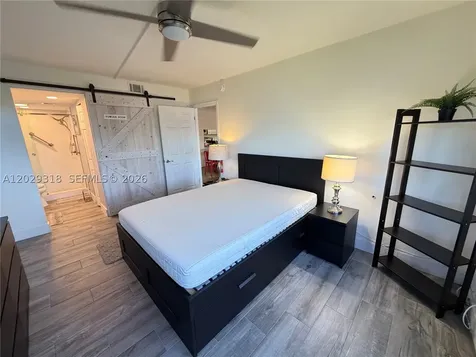 9235 Lagoon Place Davie FL 33324