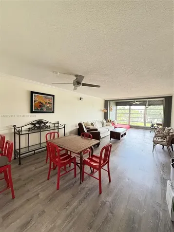 9235 Lagoon Place Davie FL 33324