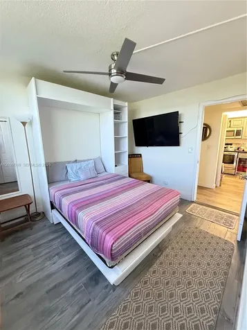 9235 Lagoon Place Davie FL 33324
