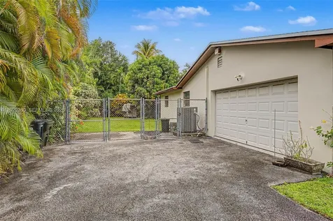 7931 SW 59th Avenue South Miami FL 33143