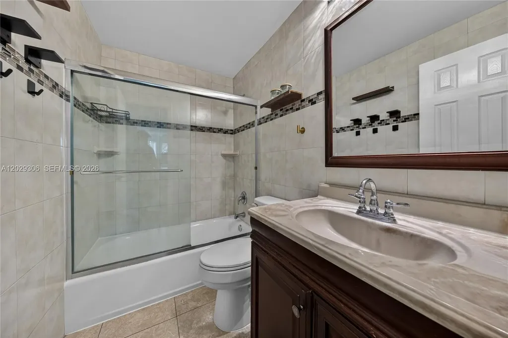 211 S 57th Way Hollywood FL 33023