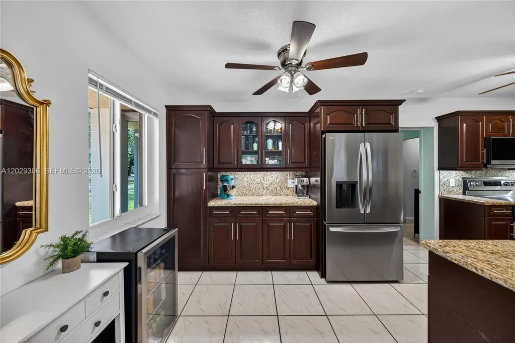 211 S 57th Way Hollywood FL 33023