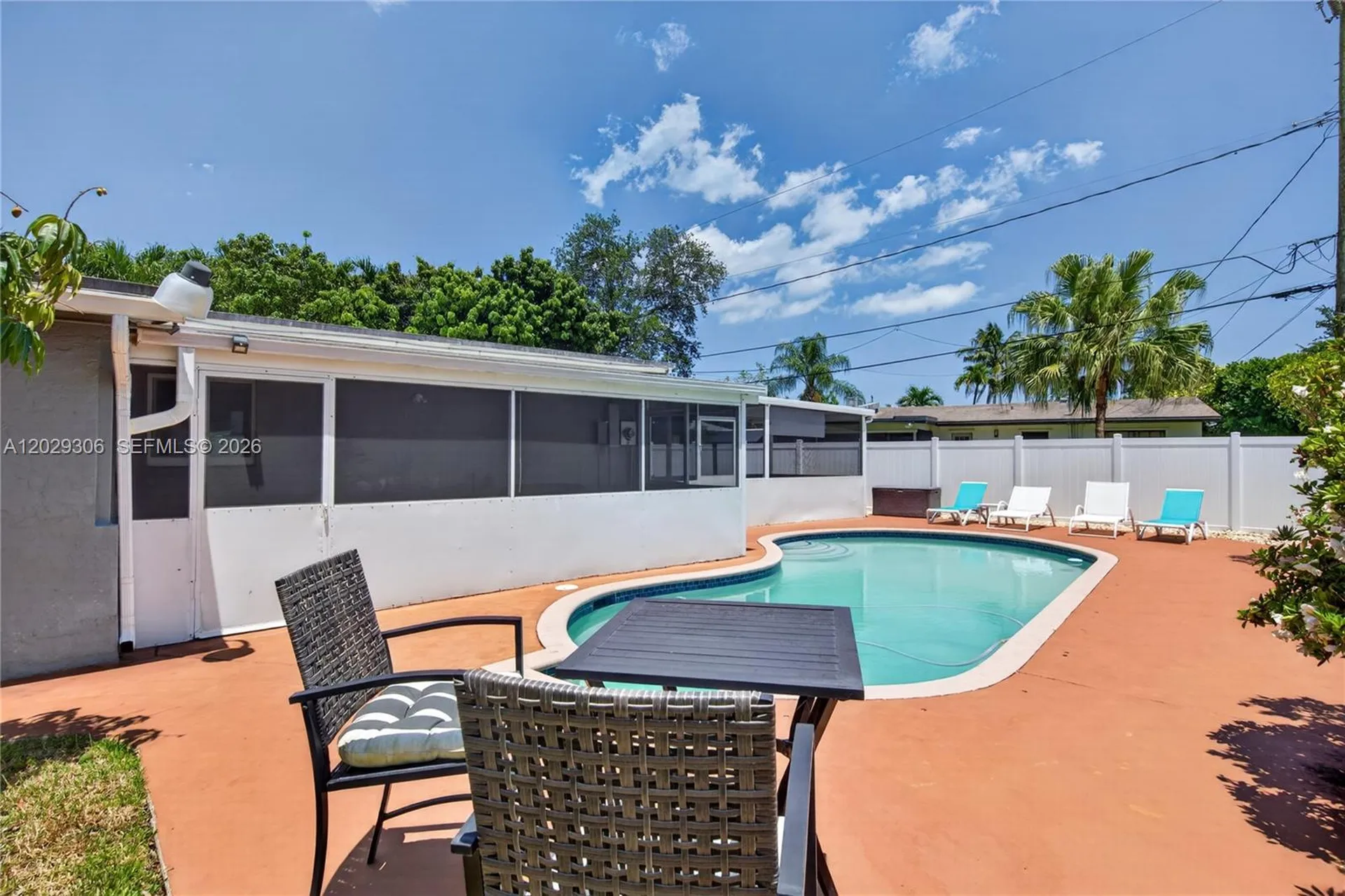 211 S 57th Way Hollywood FL 33023
