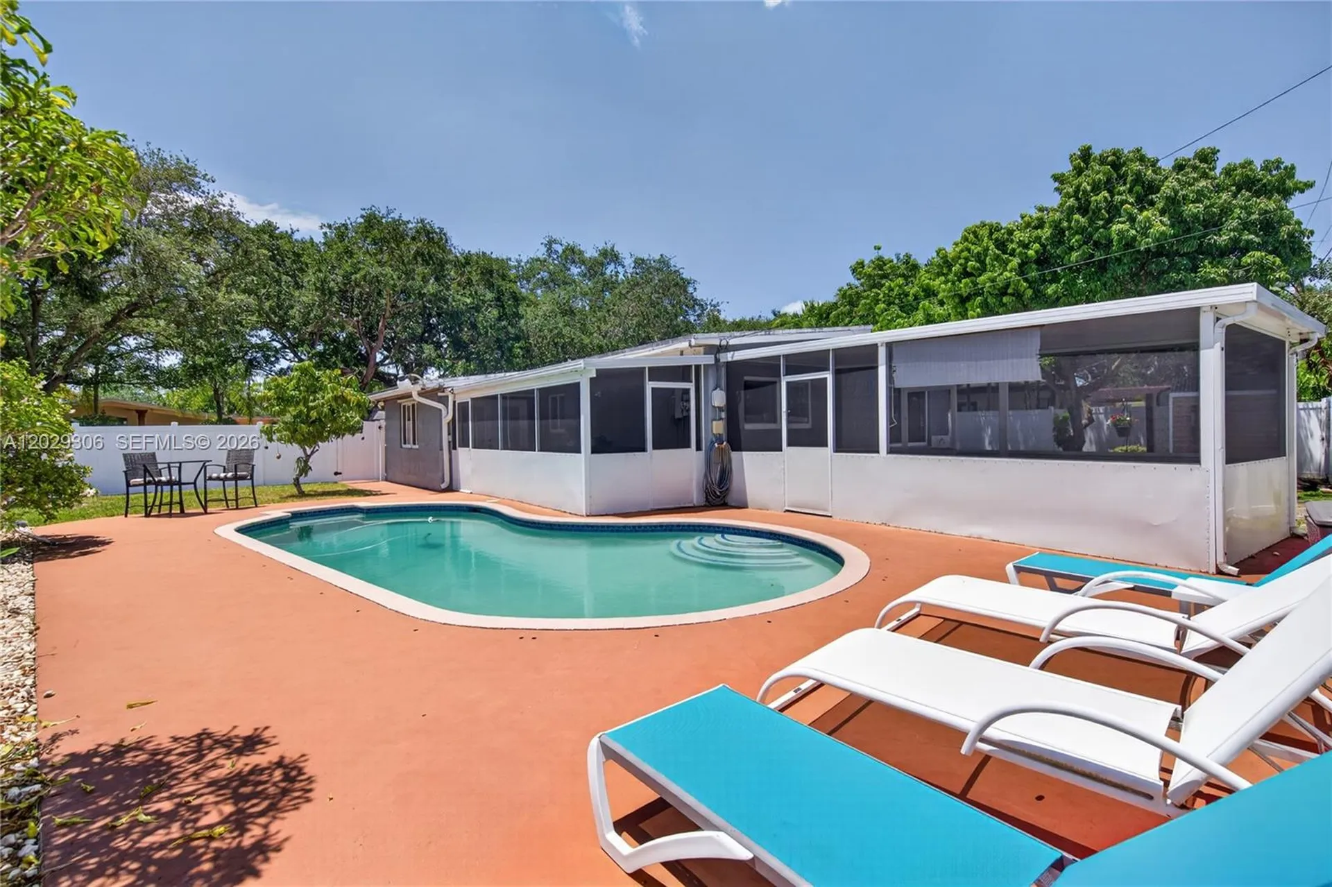 211 S 57th Way Hollywood FL 33023