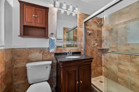 211 S 57th Way Hollywood FL 33023