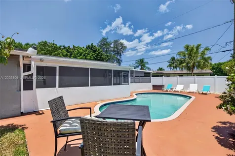 211 S 57th Way Hollywood FL 33023