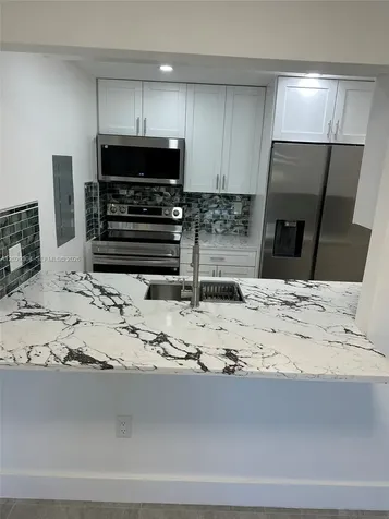 5280 NW 7th Street Miami FL 33126