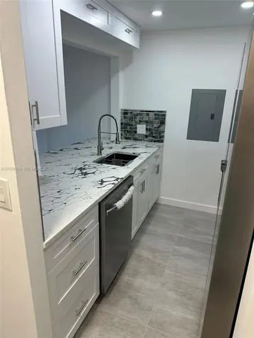 5280 NW 7th Street Miami FL 33126