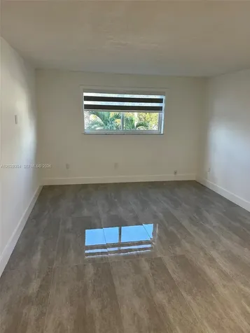 5280 NW 7th Street Miami FL 33126