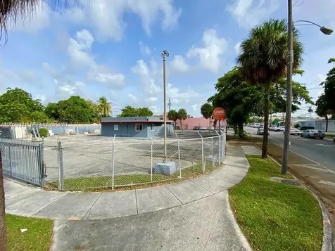 1910 NW 17th Avenue Miami FL 33125
