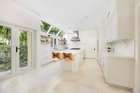 3845 Wood Avenue Miami FL 33133