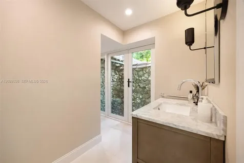 3845 Wood Avenue Miami FL 33133