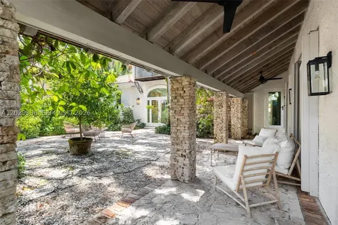 3845 Wood Avenue Miami FL 33133