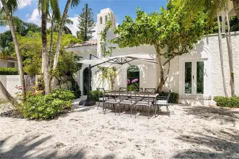 3845 Wood Avenue Miami FL 33133