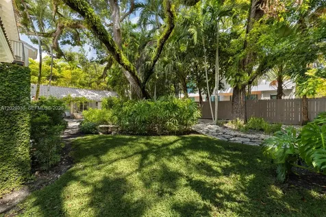 3845 Wood Avenue Miami FL 33133