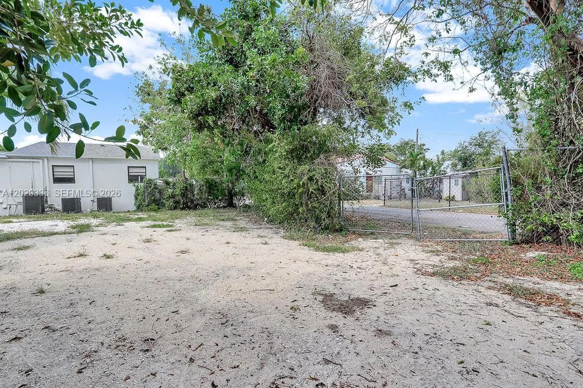 2415 Pierce Street Hollywood FL 33020