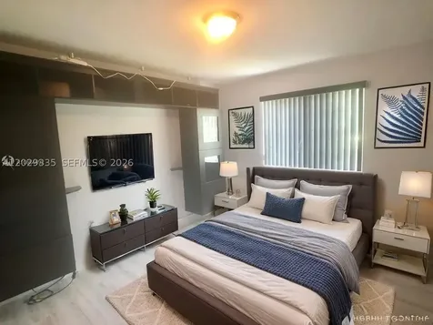 11155 SW 5th Place Pembroke Pines FL 33025