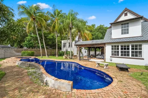646 NE 81st Street Miami FL 33138