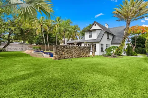 646 NE 81st Street Miami FL 33138