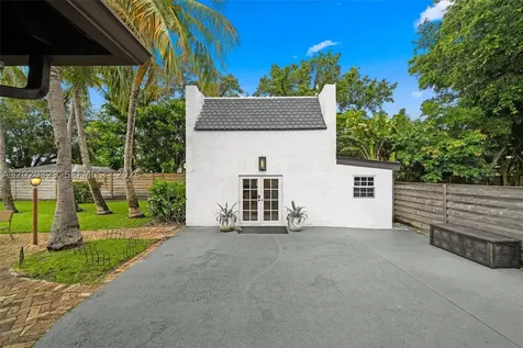 646 NE 81st Street Miami FL 33138