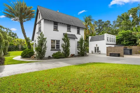 646 NE 81st Street Miami FL 33138