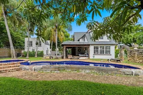 646 NE 81st Street Miami FL 33138