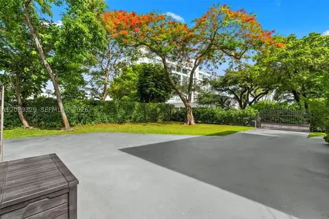 646 NE 81st Street Miami FL 33138