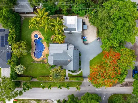 646 NE 81st Street Miami FL 33138