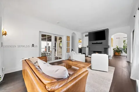 646 NE 81st Street Miami FL 33138