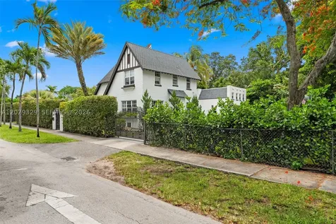 646 NE 81st Street Miami FL 33138