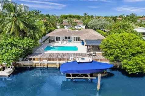 1912 NE 119th Road North Miami FL 33181