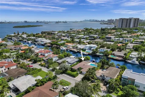 1912 NE 119th Road North Miami FL 33181