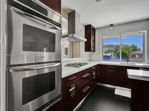 1912 NE 119th Road North Miami FL 33181