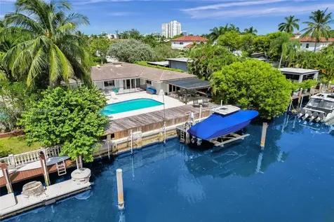 1912 NE 119th Road North Miami FL 33181
