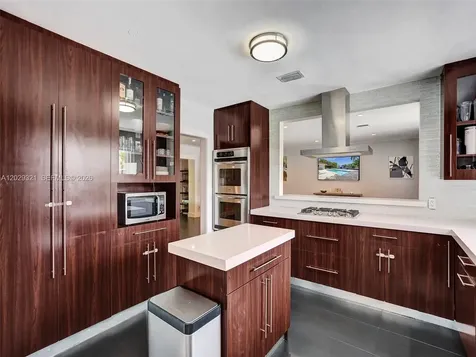 1912 NE 119th Road North Miami FL 33181