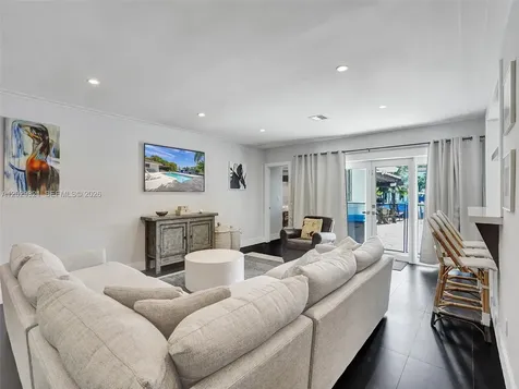 1912 NE 119th Road North Miami FL 33181