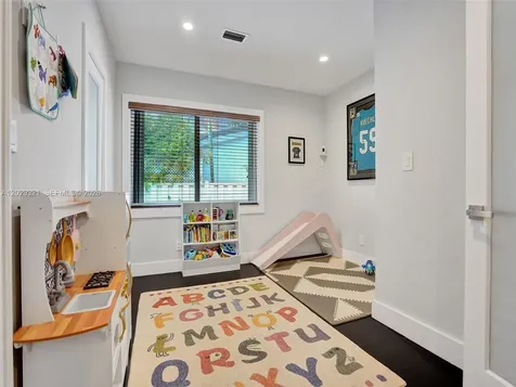 1912 NE 119th Road North Miami FL 33181