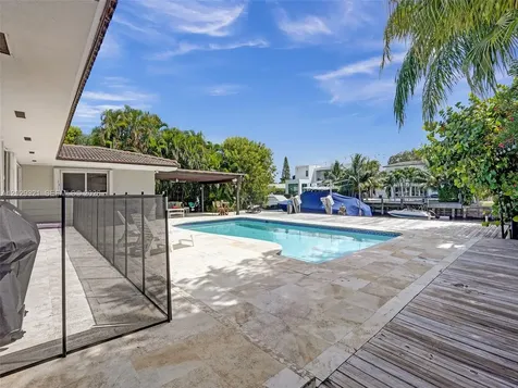1912 NE 119th Road North Miami FL 33181